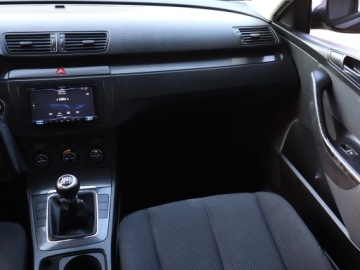 Volkswagen Passat B6 Sedan 2.0 FSI 150KM 2005 VW Passat 2.0 FSI, Klima, Klimatronic, Tempomat, zdjęcie 7