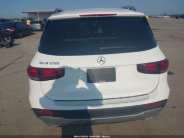 Mercedes GLB 2022 Mercedes-Benz GLB 250 2022 2.0l 2.0 Benzyna 221KM, zdjęcie 4