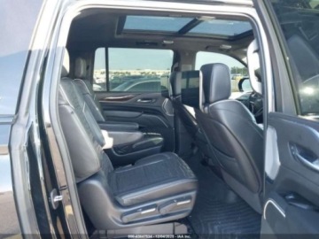 Cadillac Escalade III 2022 Cadillac Escalade 2022r., 6.2L, ESV, 4WD, 4dr Sport Platinum 6.2 Benzyna, zdjęcie 9