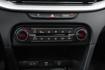 Kia Ceed III Kombi Facelifting 1.5 T-GDI 160KM 2023 Kia Cee'd WND7563C#1.5 T-GDI M DCT 2 stref klima, zdjęcie 13