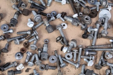 AUDI A3 СЕДАН 8V ПОДВЕСНЫЕ БОЛТЫ ОКОЛО 11 КГ 16R