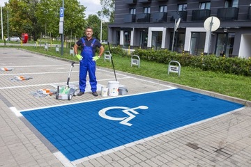 Farba drogowa AMPERE TRAFFIC spray do malowania jezdni linii pasów CZERWONY