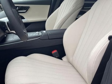Mercedes Klasa E W214 Sedan 2.0 220d 197KM 2024 220 d 4-Matic Avantgarde Sedan 2.0 (197KM) 2024, zdjęcie 4