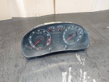 PŘÍSTROJOVÁ DESKA / TACHOMETR SKODA SUPERB B5 (3U) 1.8T 3U0920811C