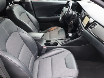 Kia Niro I Crossover 1.6 GDi Hybrid 141KM 2019 Kia Niro Plug-in Hybrid, Automat, Skóra, Navi, zdjęcie 8