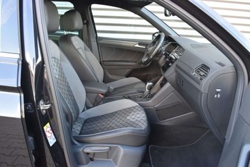 Volkswagen Tiguan II SUV Facelifting 1.5 TSI 150KM 2022 Volkswagen Tiguan SalonPL 150KM TSI DSG R-Line Premium HakKessyNavi ACC Ma, zdjęcie 36