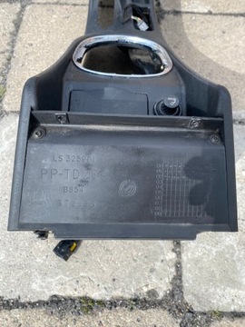 АЛЬФА РОМЕО 147 ЦЕНТРАЛЬНЫЙ ТУННЕЛЬ