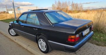 Mercedes W124 Sedan 2.0 136KM 1993 Mercedes-Benz W124 (1984-1993) 2.0I 136KM Klima Skora Z Grecji Bez rdzy, zdjęcie 3