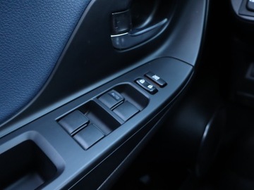 Toyota Yaris III Hatchback 5d Facelifting 2017 1.5 Dual VVT-iE 111KM 2020 Toyota Yaris 1.5 Dual VVT-i, Salon Polska, zdjęcie 18