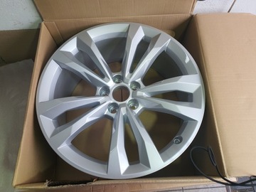 FELGA ALUMINIOWA AUDI Q7 SQ7 4M0 8,5x19 et23 4M0601025CH