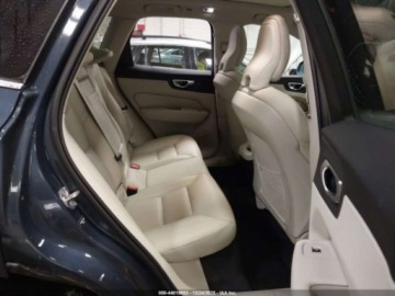 Volvo XC60 II Crossover T5 250KM 2020 Volvo XC 60 2020 r., 2,0L T5 MOMENTUM 2.0 Benzyna 250KM, zdjęcie 10