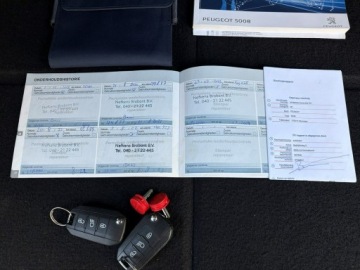 Peugeot 5008 II Crossover 1.2 PureTech 130KM 2017 Peugeot 5008 7-osobowy Półskóry Panorama dach, zdjęcie 38