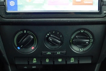 Skoda Rapid II Spaceback 1.2 TSI 90KM 2015 Skoda Rapid Spaceback 1.2 TSI, Salon Polska, zdjęcie 10