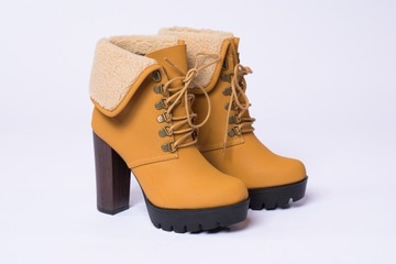 DAMSKIE BUTY BOTKI OCIEPLANE KOZAKI KOŻUSZEK ROZMIAR 37 PLATFORMA 11 CM