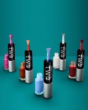 Салли Хансен Чудо-гель, нужно два лака для ногтей 900