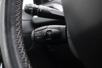 Peugeot 2008 I SUV Facelifting 1.2 PureTech 110KM 2016 Peugeot 2008 1.2 PureTech, Salon Polska, zdjęcie 19