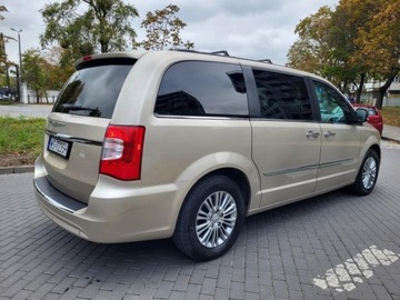 Chrysler Town &amp; Country V 2013 town chrysler Touring L * V6 3.6l benzyna 283KM Dokumentacja *7 Miejsc, zdjęcie 29