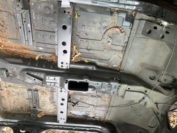 РАМКА ПОЛА FIAT GRANDE PUNTO QUARTER ЧЕРНЫЙ ОРИГИНАЛ 2007 ГОДА