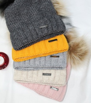 Классическая шапка Микос с двумя помпонами ШЛЯПА 689