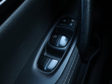 Nissan Qashqai II Crossover 1.2 DIG-T 115KM 2015 Nissan Qashqai 1.2 DIG-T, Salon Polska, Klima, zdjęcie 18