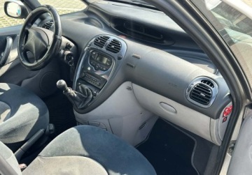 Citroen Xsara II Hatchback 2.0 HDi 90KM 2003 Citroen Xsara 2.0 diesel, 2003 2.0 Diesel 90KM, zdjęcie 4