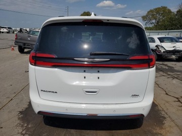 Chrysler Pacifica II 2022 Chrysler Pacifica Touring L 2022 3.6l 3.6 Benzyna 287KM, zdjęcie 2