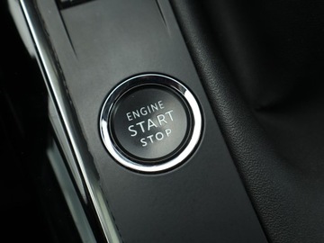 Peugeot 3008 II Crossover 1.2 PureTech 130KM 2019 Peugeot 3008 1.2 PureTech, Salon Polska, zdjęcie 14