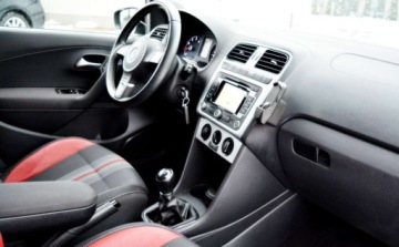 Volkswagen Polo V Hatchback 5d 1.2 70KM 2012 Volkswagen Polo Nawigacja, Czujniki parkowania, Podgrzewane fotele 1.2 70KM, zdjęcie 20