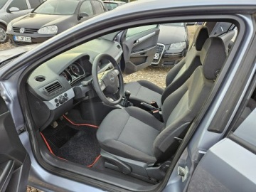 Opel Astra H Hatchback 5d 1.6 Twinport ECOTEC 105KM 2006 Opel Astra Opłacona Zdrowa Zadbana Serwisowana, zdjęcie 6