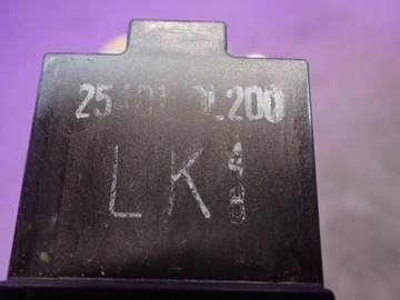 NISSAN MAXIMA A32 PŘEPÍNAČ SKEL PANEL UZAMČENÍ