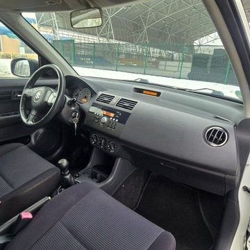 Suzuki Swift IV Hatchback 5d 1.3 92KM 2009 Suzuki Swift 1.3 Comfort dance, zdjęcie 24