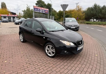 Seat Ibiza IV Hatchback 5d 1.2 TSI 105KM 2011 Seat Ibiza 1.2Tsi KLIMATRONIC Panorama dach Extra stan 1.2 Benzyna, zdjęcie 2