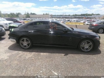 Mercedes Klasa E W213 2019 Mercedes-Benz Klasa E 2019 Mercedes-Benz E-Class E 300 4MATIC Sedan 2.0, zdjęcie 11