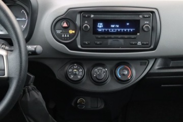 Toyota Yaris III Hatchback 5d Facelifting 2017 1.0 VVT-i 72KM 2019 Toyota Yaris 1.0 VVT-i, Salon Polska, Serwis ASO, zdjęcie 12