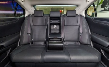 Lexus ES VII (XV70) Sedan Facelifting 300h 218KM 2024 Lexus ES 300h F Sport Dign 2.5 Hybryda 218KM, zdjęcie 16