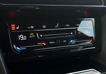 Volkswagen Arteon Fastback Facelifting 2.0 TSI 190KM 2021 Volkswagen Arteon Piekny kolor DSG R-LINE FV 23 2.0 Benzyna 190KM, zdjęcie 25