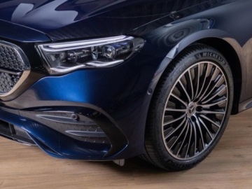 Mercedes Klasa E W214 Sedan 2.0 220d 197KM 2025 E Klasa 220 d 4-Matic AMG 2.0 197KM 2025, zdjęcie 3