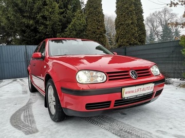 Volkswagen Golf IV Hatchback 1.6 i 16V FSI 110KM 2002 Volkswagen Golf 1.6 16v 110KM Klimatronik, zdjęcie 2