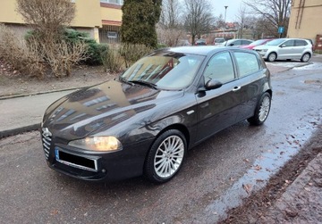 Alfa Romeo 147 Hatchback 1.6 i 16V T.Spark 120KM 2006 Alfa Romeo 147 Alfa Romeo 147 1,6 benzyna Zamiana, zdjęcie 11