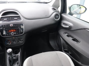 Fiat Punto Punto 2012 Hatchback 3d 1.2 8v 69KM 2013 Fiat Punto 1.2, Salon Polska, Klima, Parktronic, zdjęcie 7