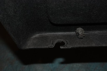 POLIČKA KUFRU JEEP AVENGER