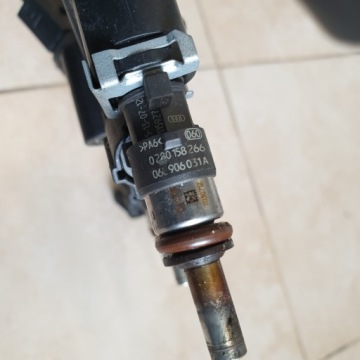 Einspritzdüse Pumpe-Düse-Einheit des Kraftstoffsbehälters AUDI A5 F5 8T A4 B8 B9 2,0 TFSI OE