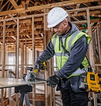 Пила циркулярная 18В 115мм 2х5Ач DEWALT DCS571P2