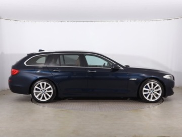 BMW Seria 5 F10-F11 Touring 530d 245KM 2010 BMW 5 530d, 241 KM, Automat, Skóra, Navi, Xenon, zdjęcie 5