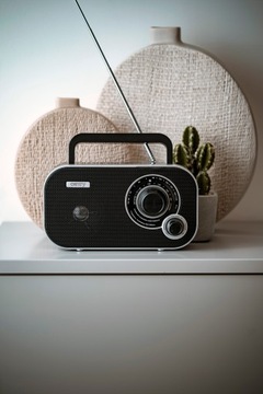 МАЛЕНЬКАЯ КУХНЯ ПОРТАТИВНОЕ AM/FM РАДИО