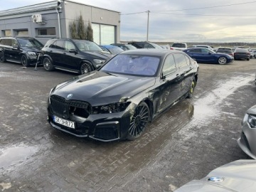 BMW Seria 7 G11-G12 Sedan L Facelifting 3.0 745e 394KM 2022 BMW 745 Long Mpakiet Xdrive Pamięć Pneumatyka, zdjęcie 8