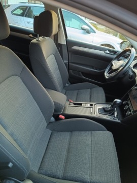 Volkswagen Passat B8 Limousine Facelifting 2.0 TDI SCR 150KM 2020 Volkswagen Passat B8 2.0 TDI DSG 88 tyś km Salon lakier otyginał rok 2020, zdjęcie 8