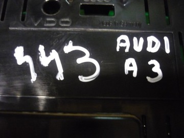 AUDI A3 8P PŘÍSTROJOVÁ DESKA BUDÍKY 8P0920981B