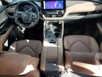 Toyota 2024 Toyota Grand Highlander 2024 r., 2,4L XLE 2.4 Benzyna 262KM, zdjęcie 7