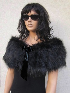 Эксклюзивный меховой палантин на выпускной вечер
